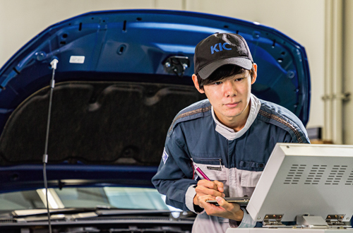 一級自動車工学科 須賀 智大さん 小林秀峰高等学校出身(宮崎県)