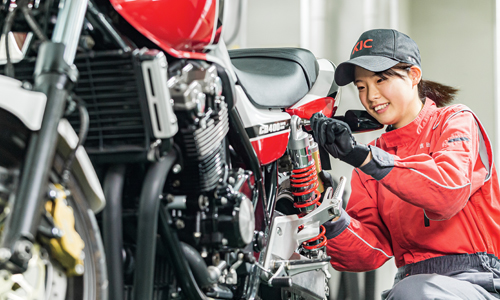 二級自動車工学科 吉田 帆那さん 柳川高等学校出身(福岡県)